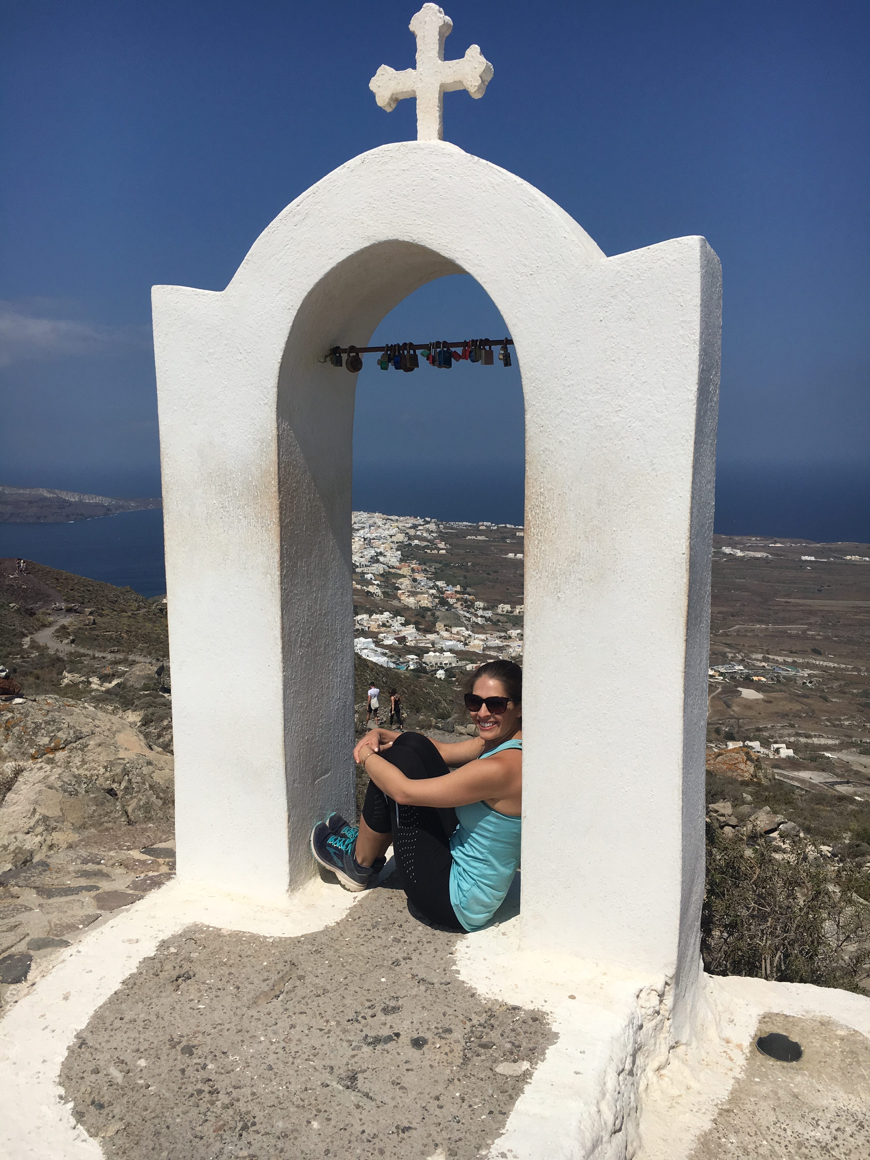 Hiking to Oia, Santorini