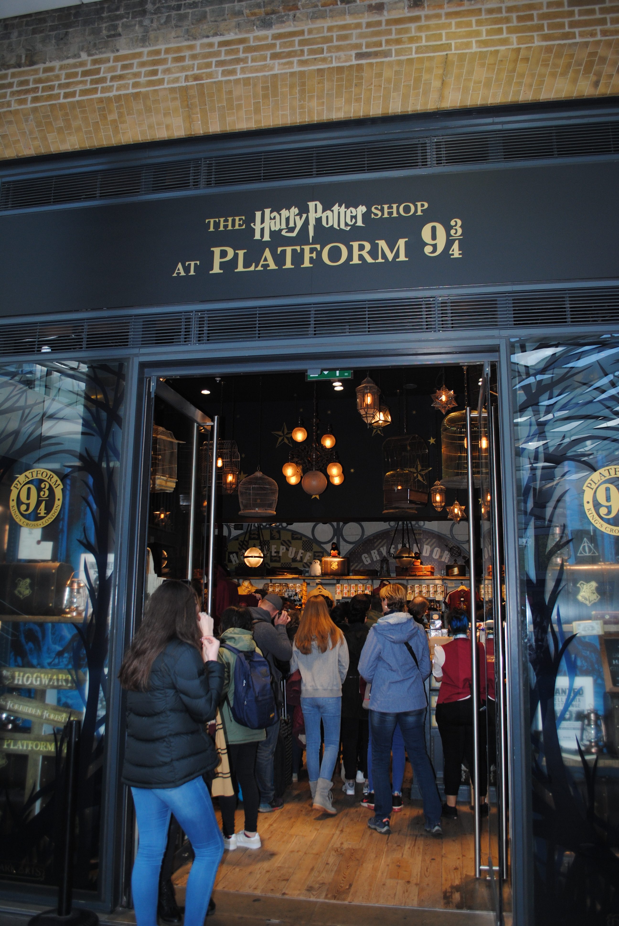 Harry Potter shop at Platform 9 3/4 in London