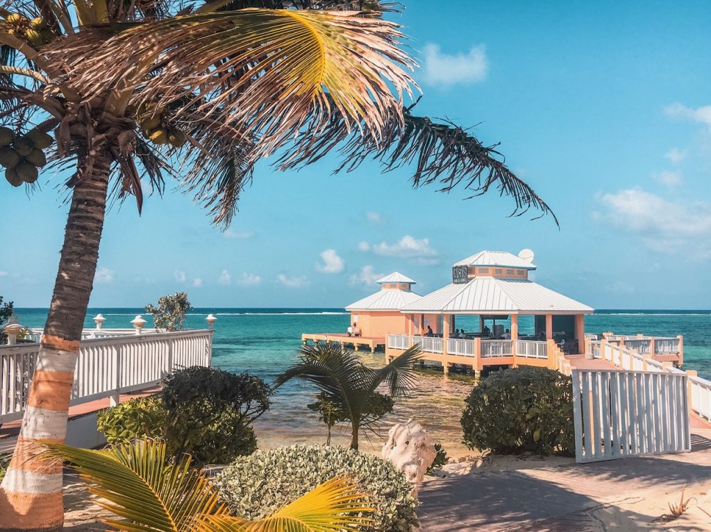 Mimi's Dock Bar, Grand Cayman