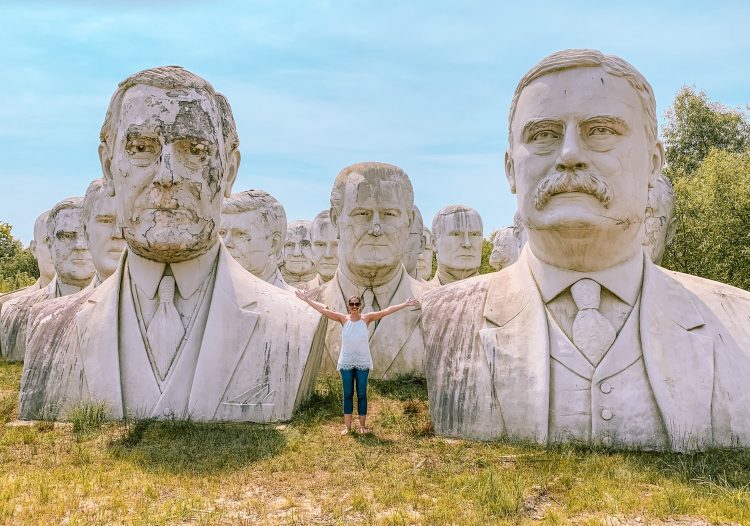 How to see the President Heads statues near Williamsburg, Virginia