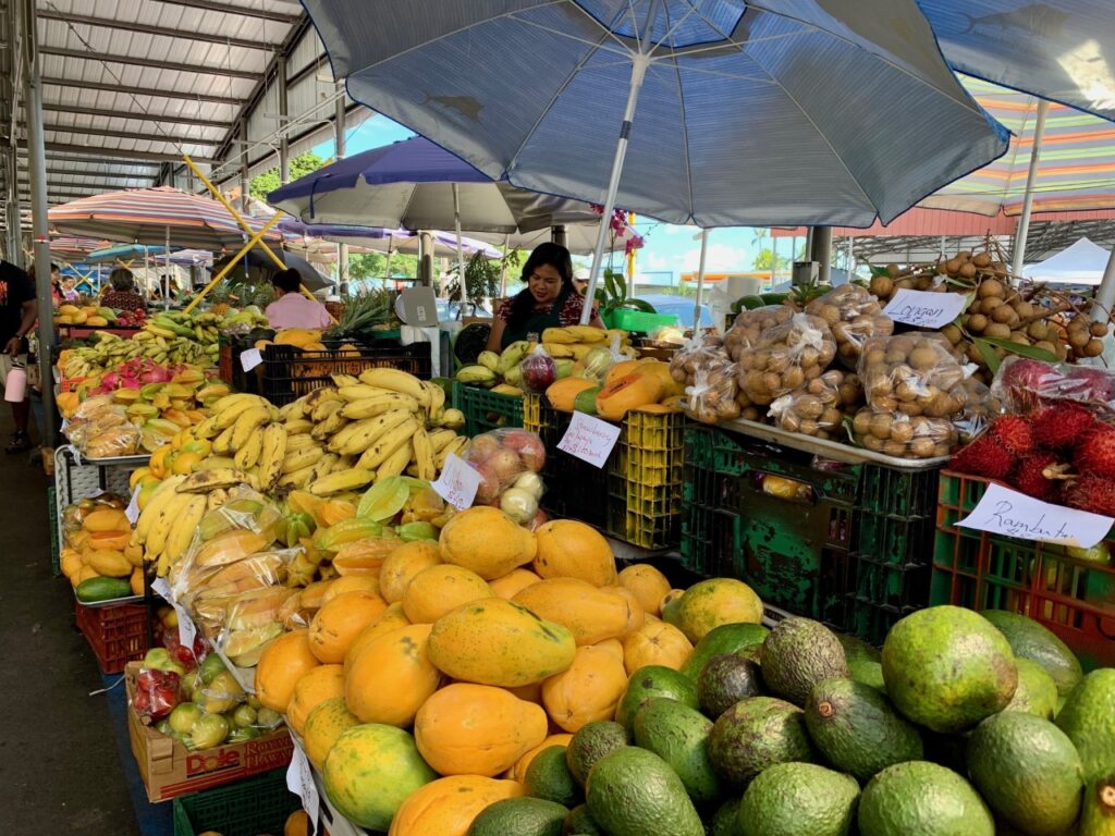 Hilo Farmer's Market is a great spot to eat and drink on Big Island with a variety of local fruit and vegetables.